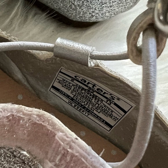 EUC Carter’s Toddler Girl Silver Glittery Dress Shoes SZ 6🤍 - Picture 5 of 8